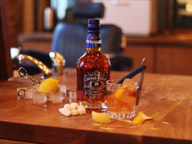 Chivas Regal đã được nhắc đến như biểu tượng của sự lịch lãm