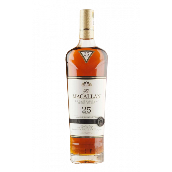 Macallan 25 làm say lòng người với vị rượu êm mượt, trải dài trên đầu lưỡi