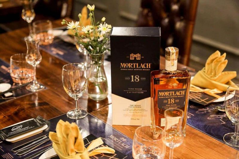 Chai rượu Mortlach 18 sẽ là lựa chọn lý tưởng cho những buổi tiệc gặp mặt. 