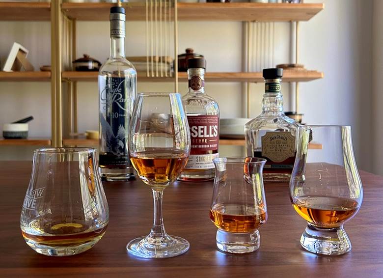 Các loại ly uống Whisky phổ biến hiện nay