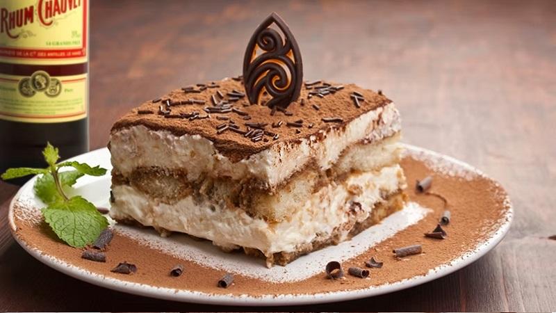 Bánh Tiramisu có hương vị rượu Rum thơm ngon. 