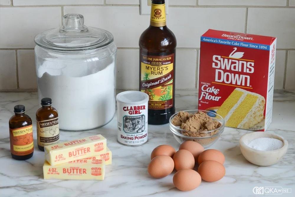 Các bạn có thể sử dụng rượu Rum như một loại nguyên liệu để làm bánh. 