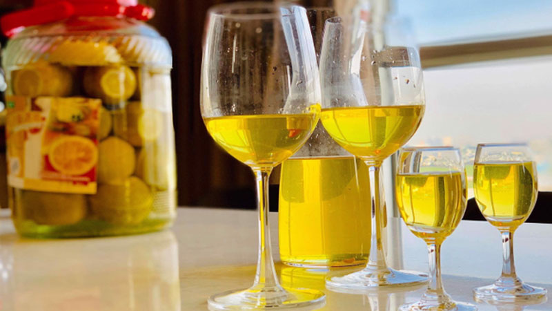 Nguyên nhân nào khiến cho rượu cam bị đắng