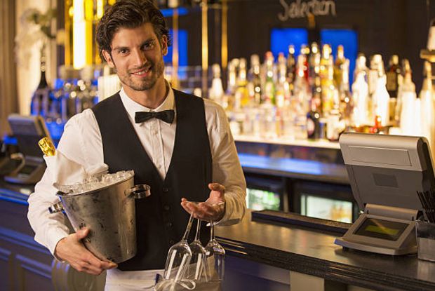 Một số lưu ý khi phục vụ rượu sâm panh trong các bữa tiệc