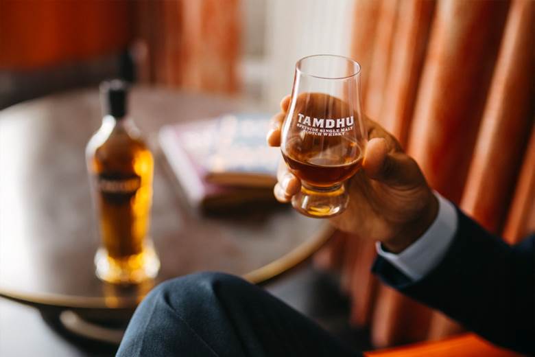 Cách thử rượu whisky như chuyên gia