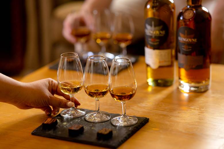 Cách thử rượu whisky như chuyên gia