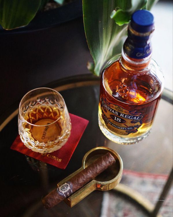 cách uống rượu chivas 18 ngon