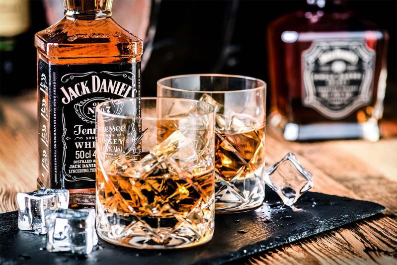 Khi uống rượu Jack Daniel’s, người thưởng thức không chỉ dùng các giác quan mà còn dùng cả tâm trạng để cảm nhận. 