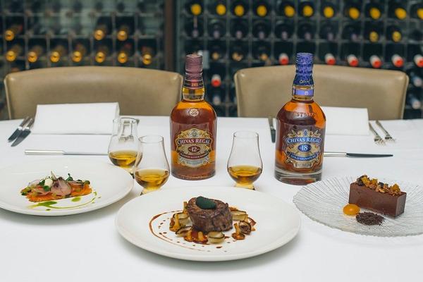 Chivas 18 uống với món gì ngon?