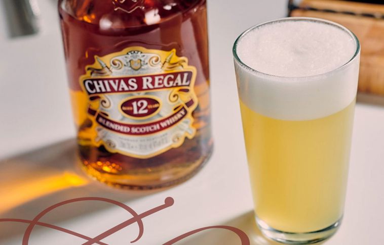 Pha chế Chivas Morning Glory Fizz.