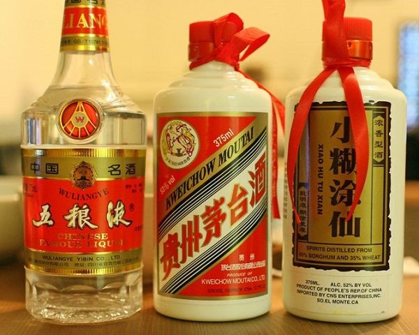 Tại sao người tiêu dùng uống rượu giả nhiều năm mà không biết?