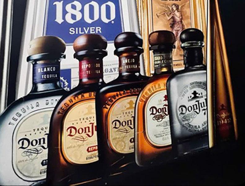 Các bạn nên dành thời gian quan sát kỹ tem nhãn và màu sắc của rượu Tequila. 