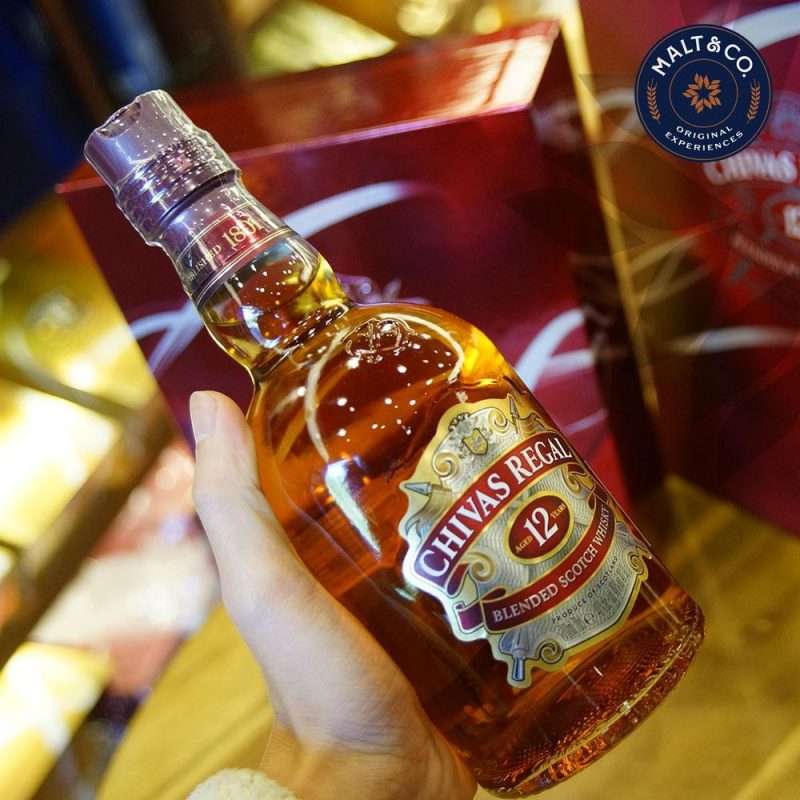 thưởng thức rượu chivas