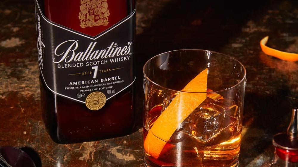 rượu ballantines pha với gì