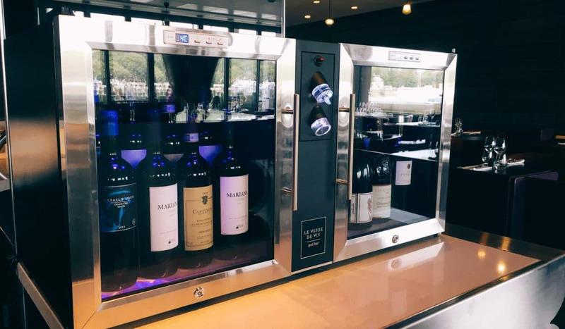 Nên bảo quản rượu Champagne trong các tủ lạnh chuyên dụng. 