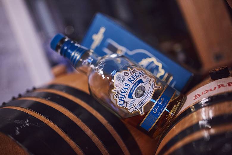 Rượu Chivas nên được đặt đứng thẳng