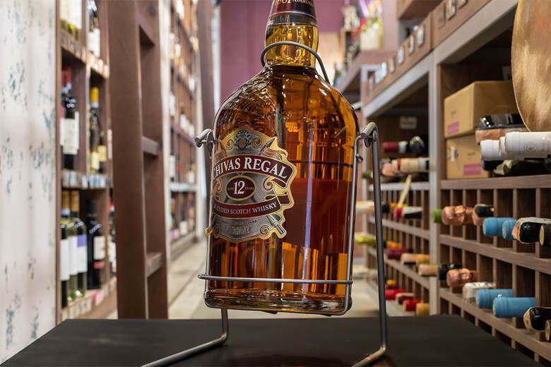 Rượu Chivas không cần lắc trước khi dùng