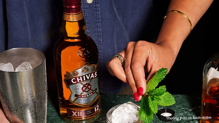 uống rượu chivas với đồ ăn gì ngon