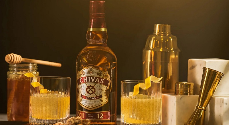 uống chivas với gì