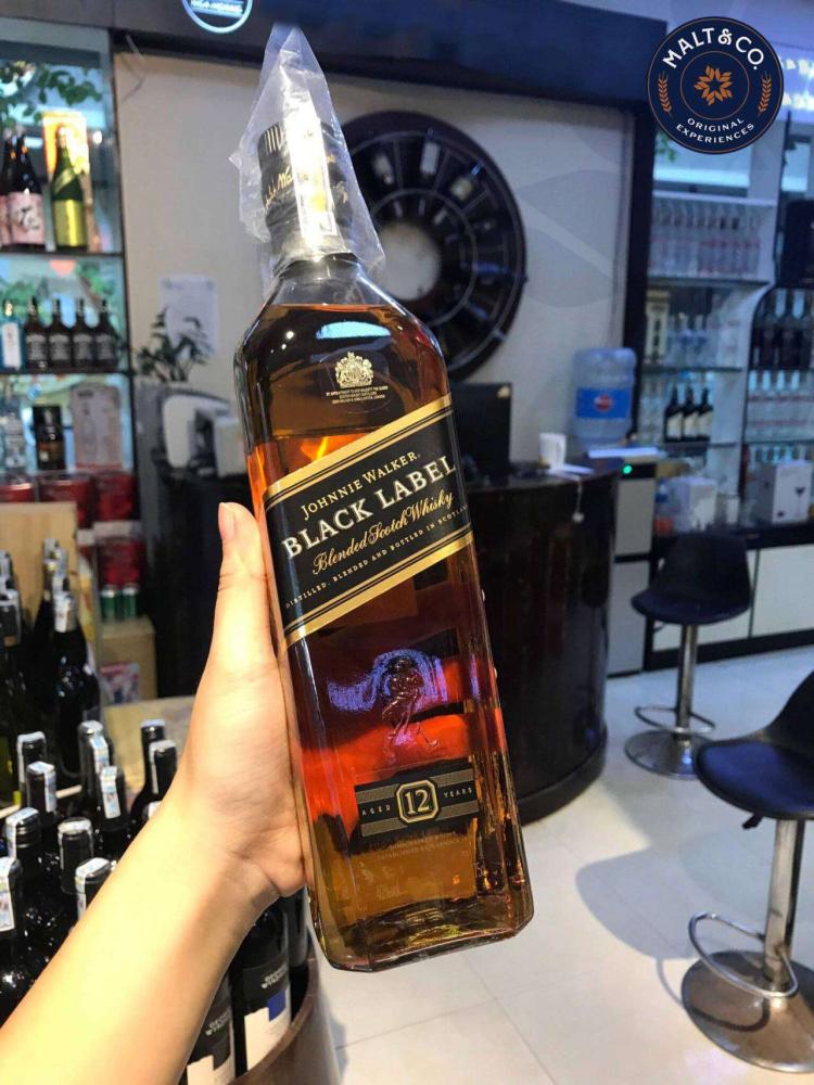 giá rượu johnnie walker black