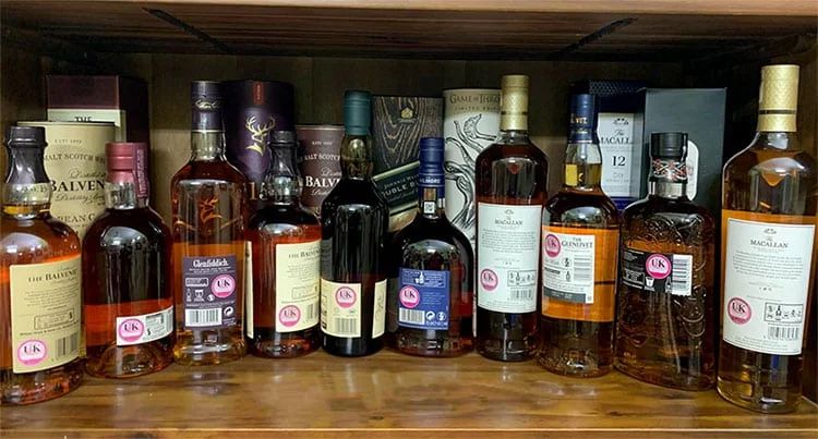 Trên thị trường Việt Nam hiện nay bày bán rất nhiều dòng rượu UK với chủng loại khác nhau. 