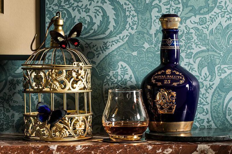 so sánh Chivas 18 và Chivas 25