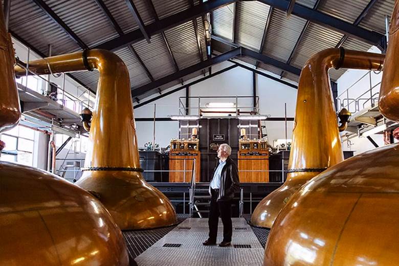 Quy trình chưng cất và ủ rượu whiskey Mỹ và Scotch whisky
