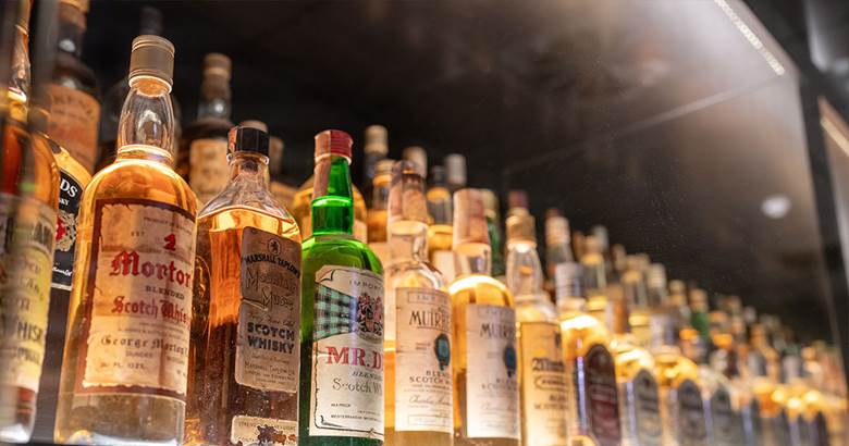 Nguyên liệu, công thức sản xuất của whiskey Mỹ và Scotch whisky