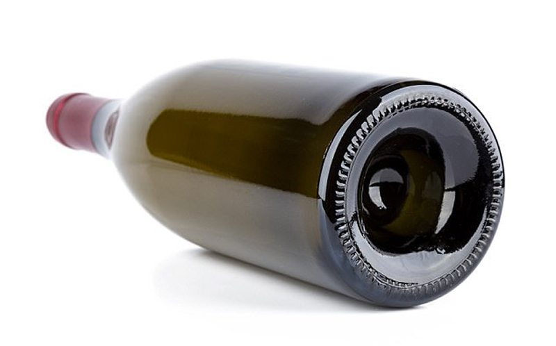 Lý giải tại sao đáy rượu vang lại lõm