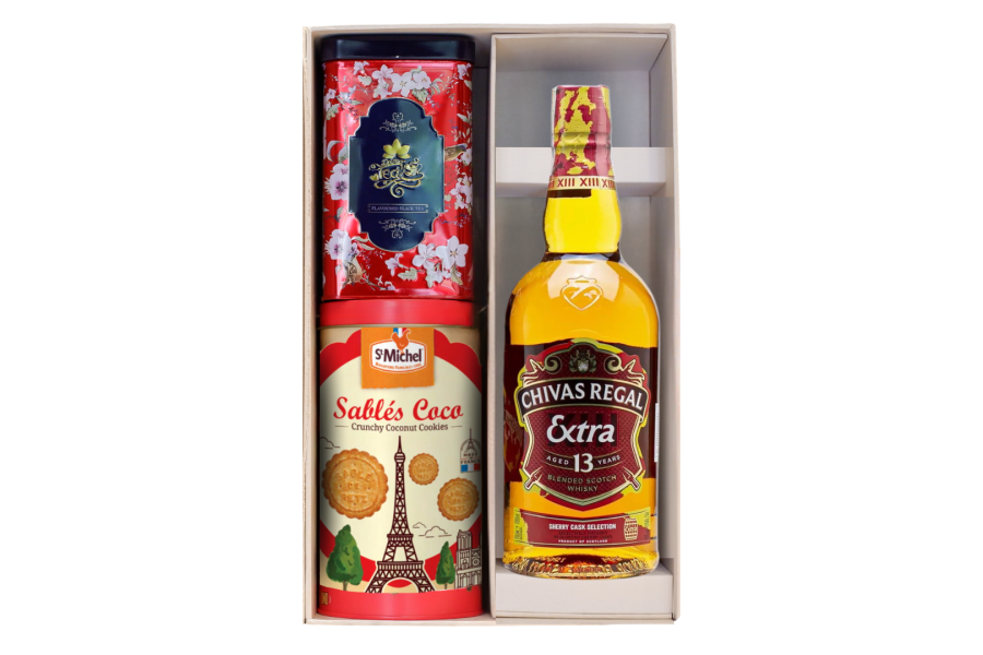 Set rượu Whisky Chivas 13 Extra sherry kèm bánh trà f26