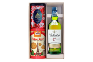 Set rượu whisky Ballantines 17 kèm hộp bánh trà F26
