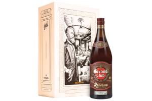Rượu Rum Havana Club Anejo kèm hộp tổng thống f26AC